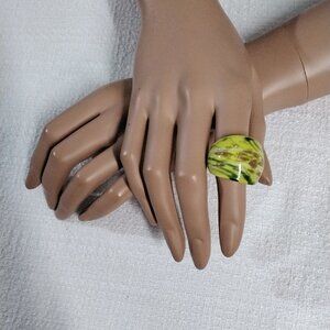 glass ring size 8.5 yellow green gold 1" wide Chunky Murano Beach Vacation Water